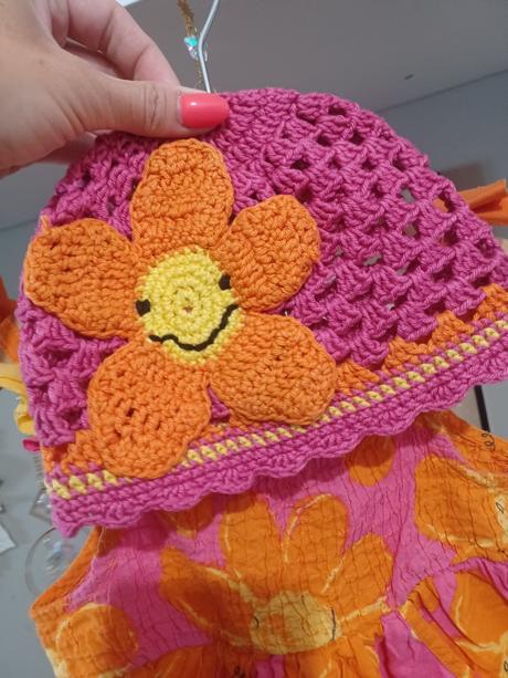 Kytičkový letní overal + háčkovaná čepice, next,98