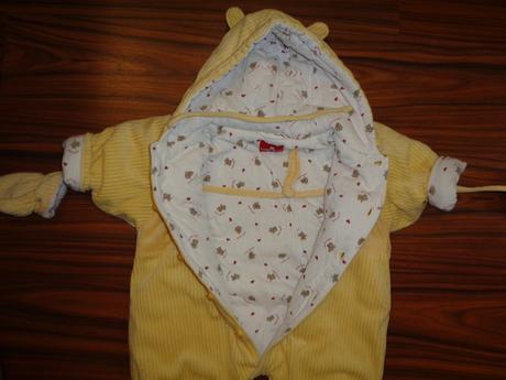 Teploučká žlutá sametová kombinéza, 68