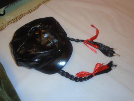 Kšiltovna s copánky i maska paruka uni velikost,