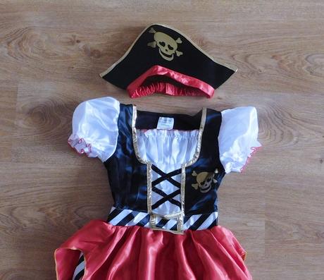 Dívčí kostým pirátka vel.110/116,