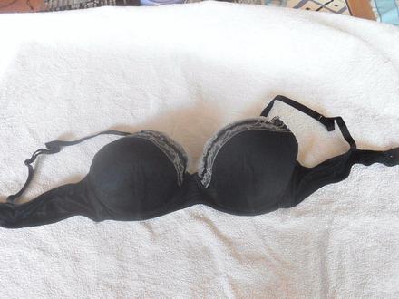 Černá podprsenka, l