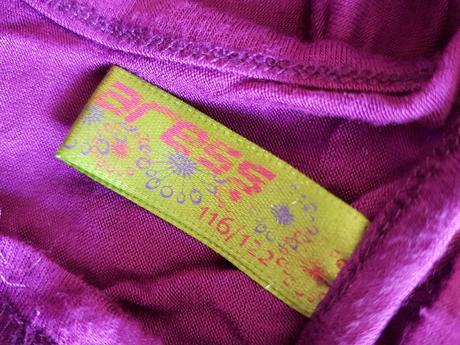 Tilko s vsitym bolerkem, 122