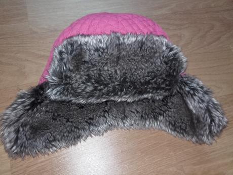 Teplá prešívaná ušianka s kožušinkou, 6-10 r., f&f,128