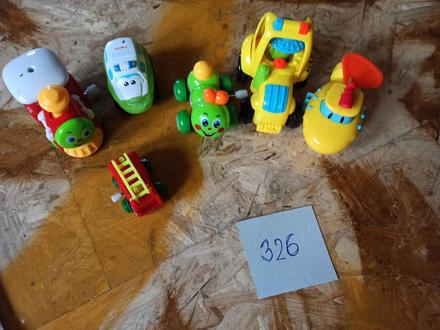 Malé hračky - některé natahovací,