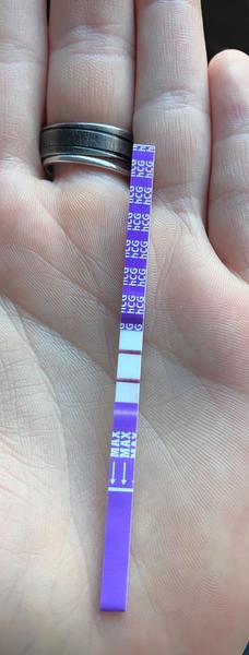 Časté pozitivní těhotenské testy a bolesti břicha. Co dělat?