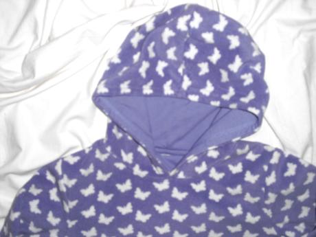 Krásná fialová flís mikina s motýlkama, tu,146