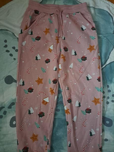 Vánoční tepláky, 164