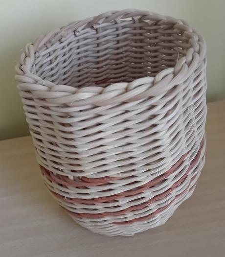 Prouťený košíček,