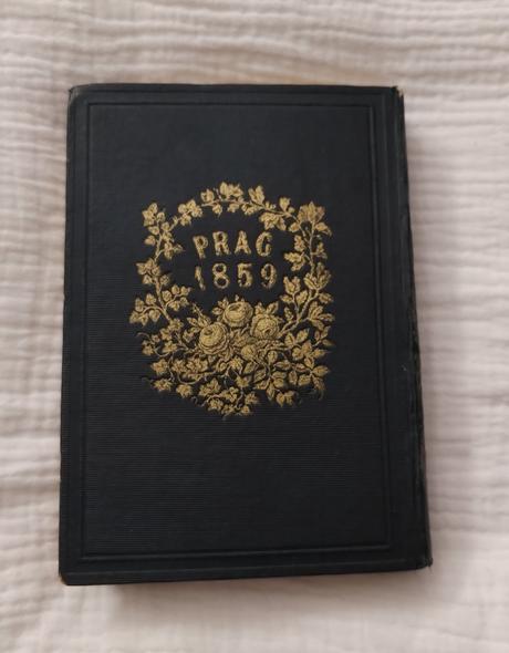 Historická kniha stará 167 let,