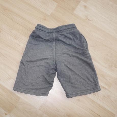 Sede sortky na donoseni h&m 122 velikost, h&m,122