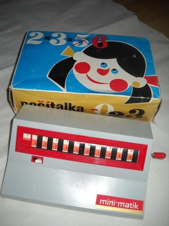 Retro dětská kalkulačka na kličku počítalka, 