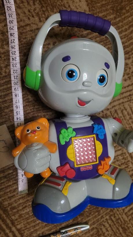 Mluvící robot tomášek fisher price,