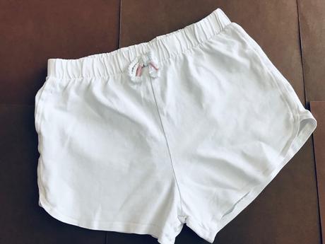 Kraťasky bílé bavlna - v.7 let, tu,122