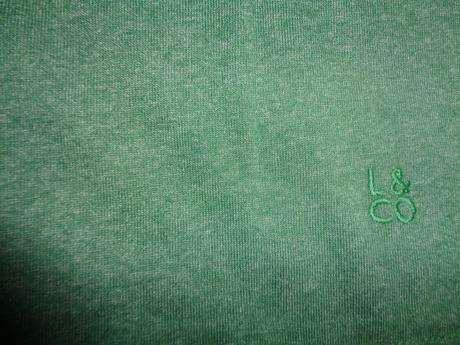 Lahvově zelené tričko s kapsičkou - melír larsson, m / s / xl