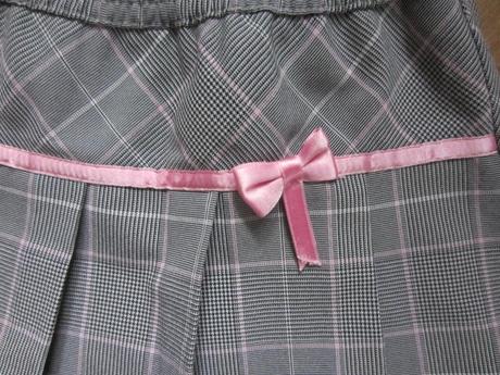 Károvaná sukýnka s růžovou stuhou, c&a,92
