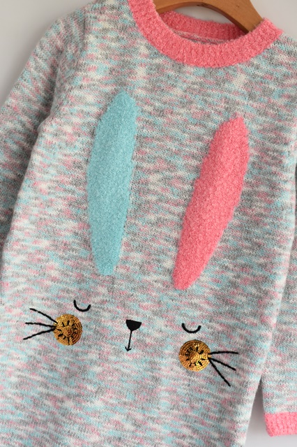 Svetr vel. 3 - 4 roky, tu,104