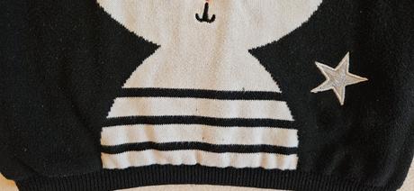 Čtyři zimní svetříky, sváteční a tričko, 122/140, 134