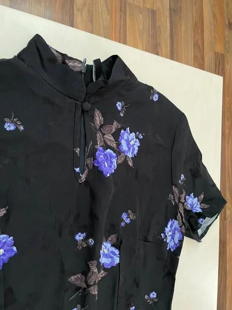 Nové šaty s fialovými kvítky, vel s, ale menší cca, xs