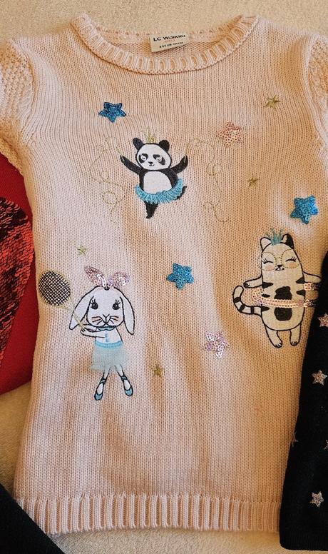 Čtyři zimní svetříky, sváteční a tričko, 122/140, 134