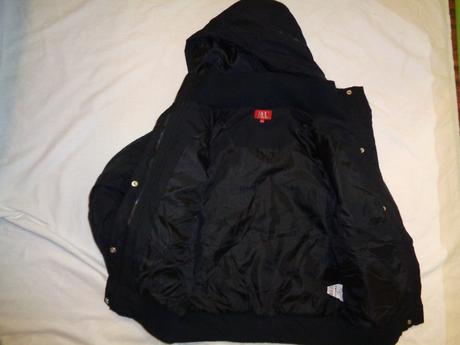 Černá zimní bunda, 152