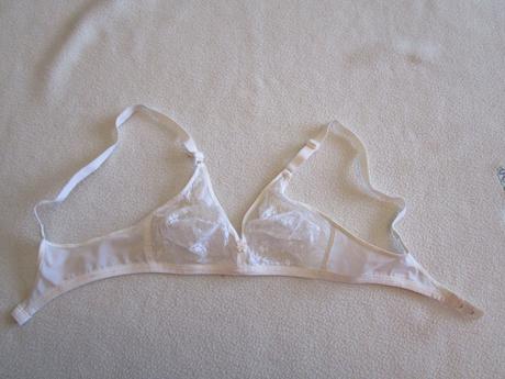 Bílá krajková podprsenka, vel. 70b, cena jen 49 kč, 70b