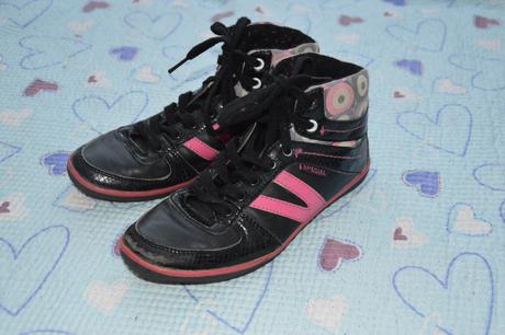 Černorůžové kotníčkové boty, 35