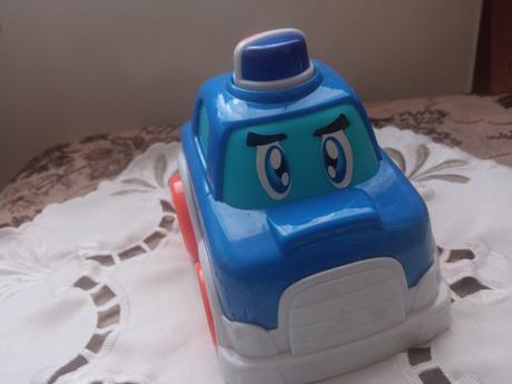 Plastové auto s majákem, 