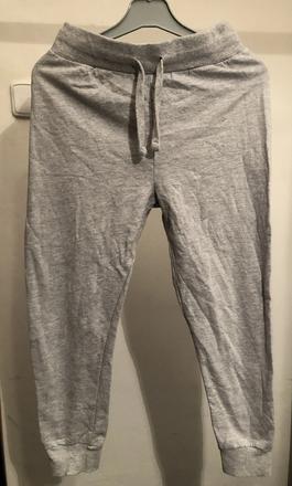 Šedé tepláky s tkanicí, 122