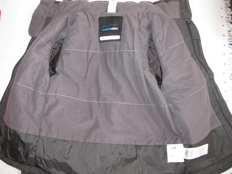 Zimní černá bunda s kapuci v límci, wedze,134