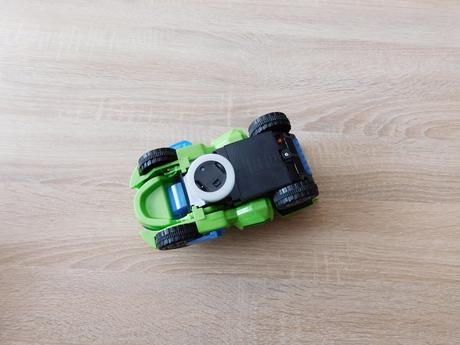 Transformující se dinosauří auto-yellcetoy, 