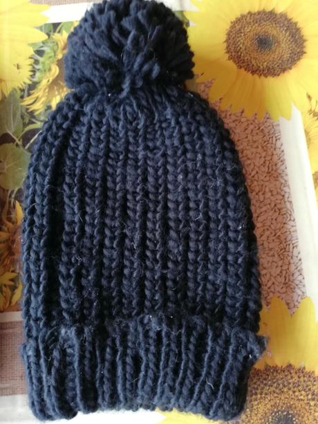 Sada dvou zimních čepic, zn. f&f., f&f