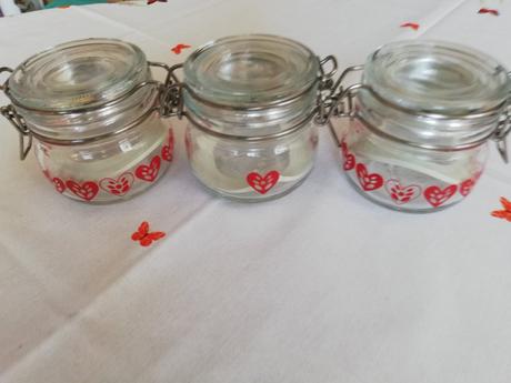 Dózy ikea se srdíčky a zavíracím vikem sada 3 ks.,