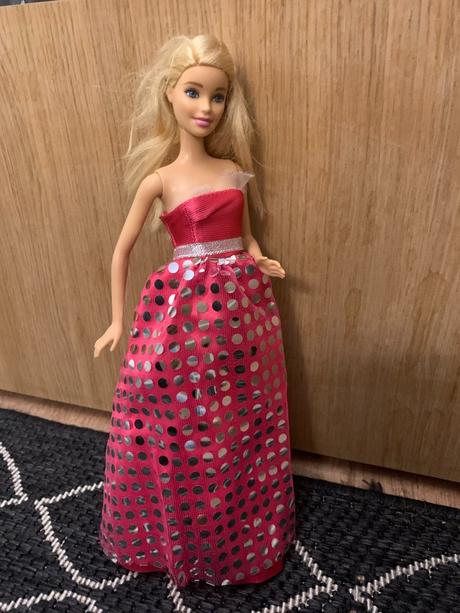 Sada s barbie a chelsea a s časopismi,