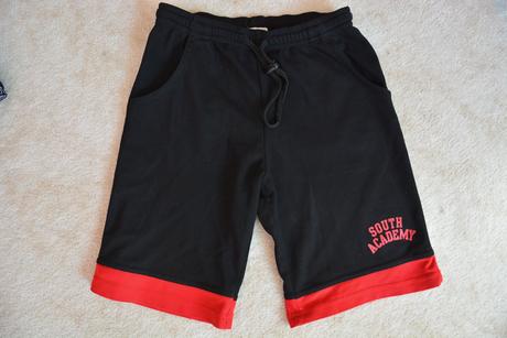 Černé kraťasy, 140