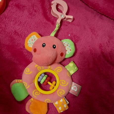 Slon, sloník na postýlku první hračka,