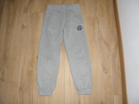 Chlapecké tepláky zn. wolf vel.134, wolf,134