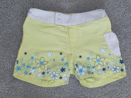 Kraťásky s kytičkami, 92