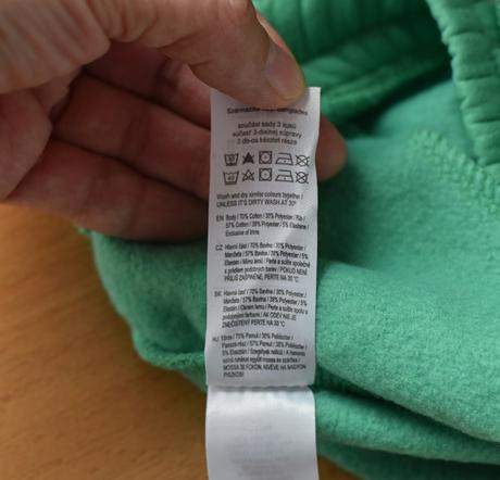 Tepláky vel. 2 - 3 roky, f&f,98