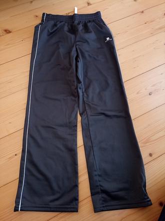 Tepláky, domyos,122