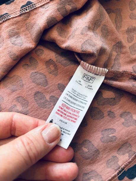 Ob/ šaty světle hnědé - v.4/5 let, f&f,110