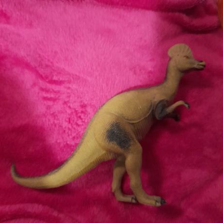 Velký dinosaurus hnědý gumový,