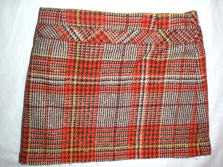 Nádherná teploučká káro sukně se zlatou nitkou, next,98