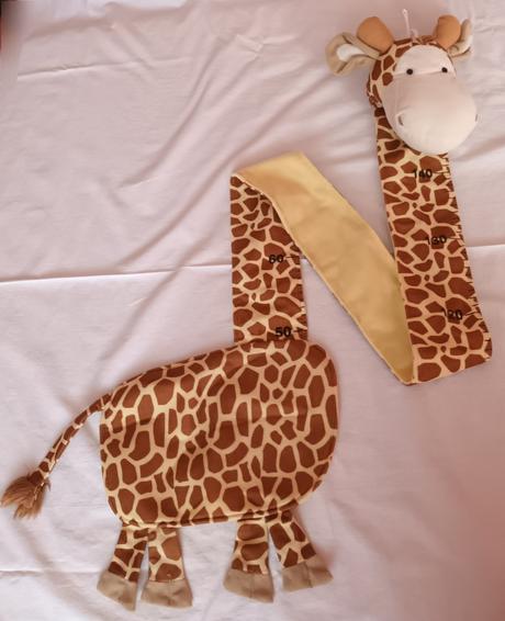 Látkový dětský metr na zeď žirafa, 