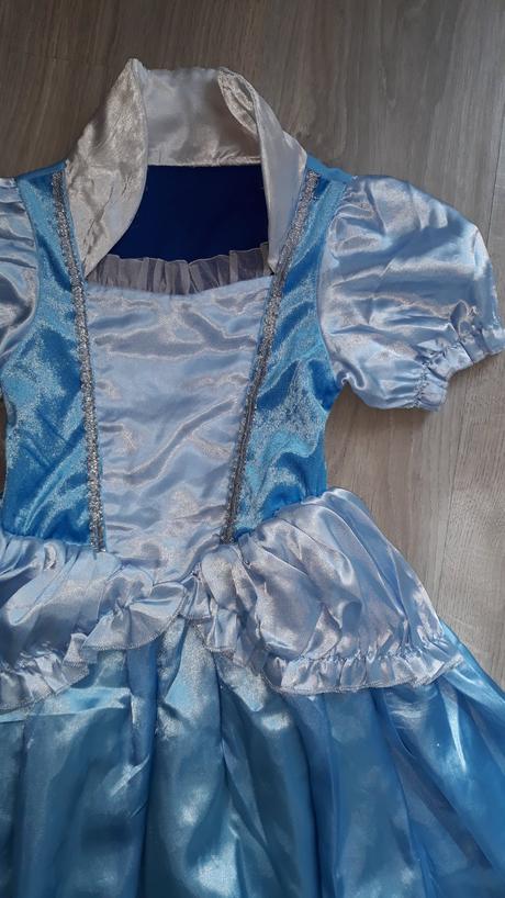 Karnevalove oboustranne šaty snehurka/popelka, 