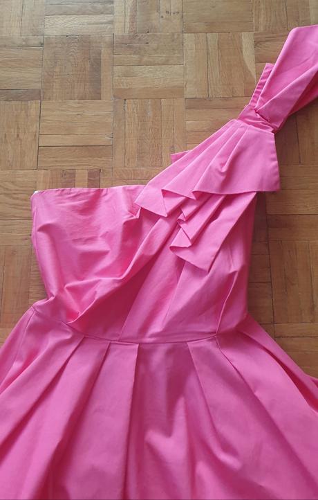 Sváteční šatičky asos, 38