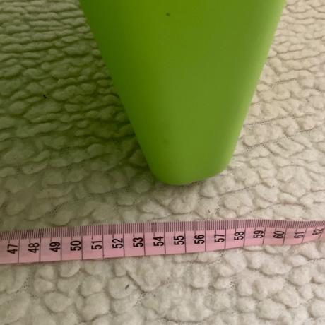 Plastový přenosný gaučostolek- dedra,