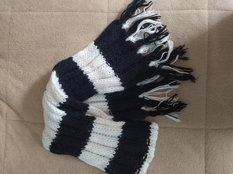 Černobílá šála, 