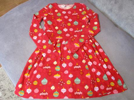 Šaty vánoční, 164