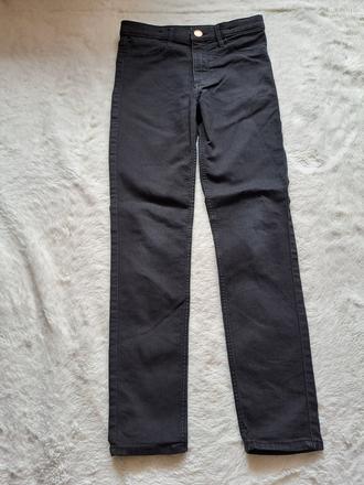 Černé pružné rifle s regulací vel.134 jako nové, h&m,134