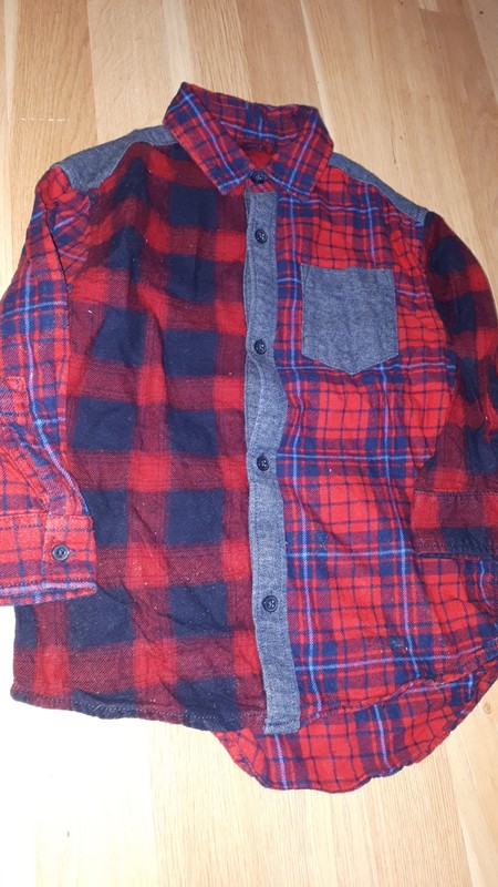 Červená košile 104 next, next,104